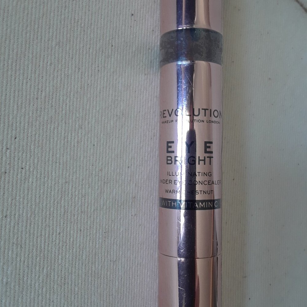 Revolution Eye Bright Illuminating Under Eye Concealer